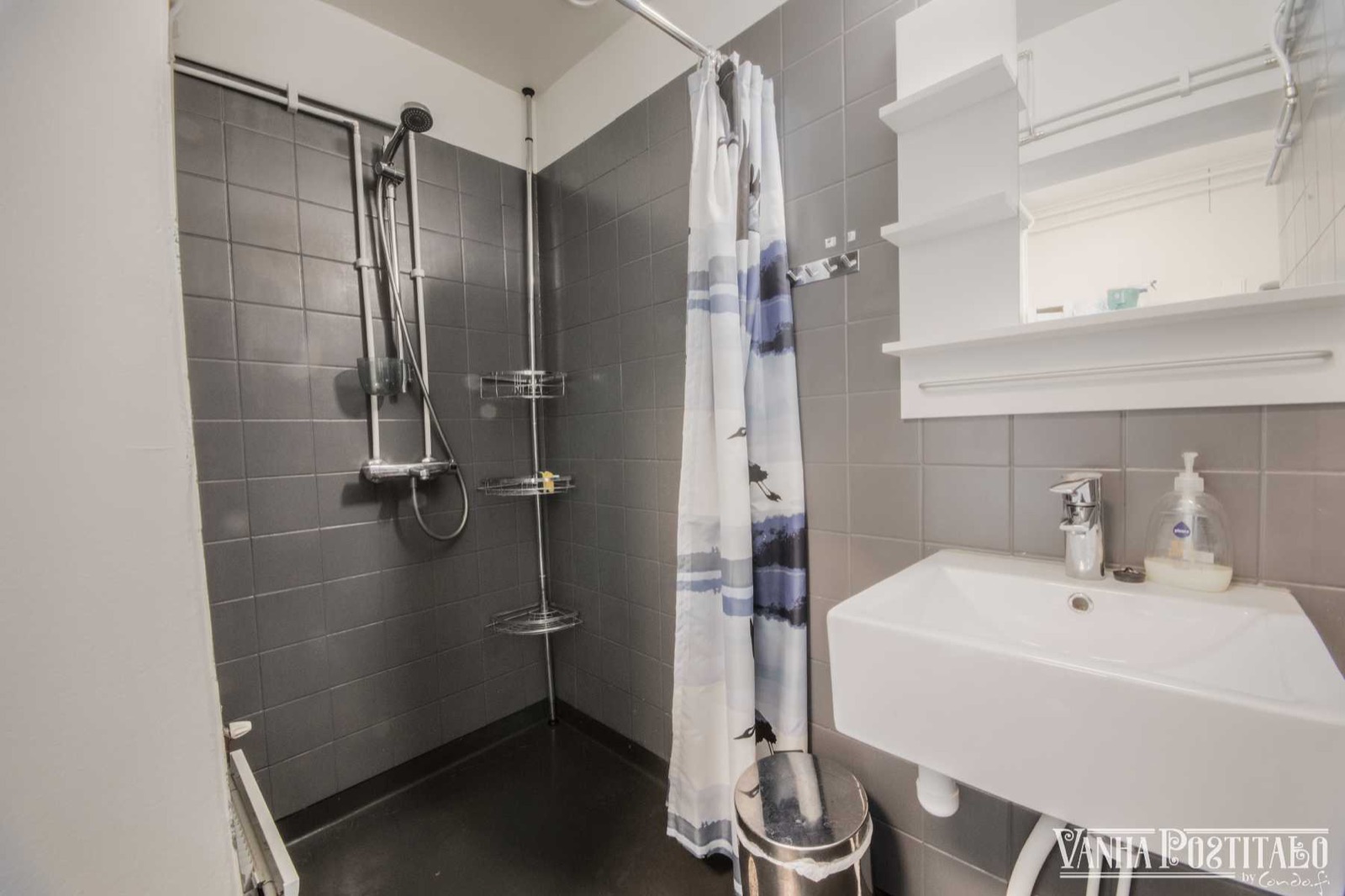 08_Wahlinkatu8a1_shower
