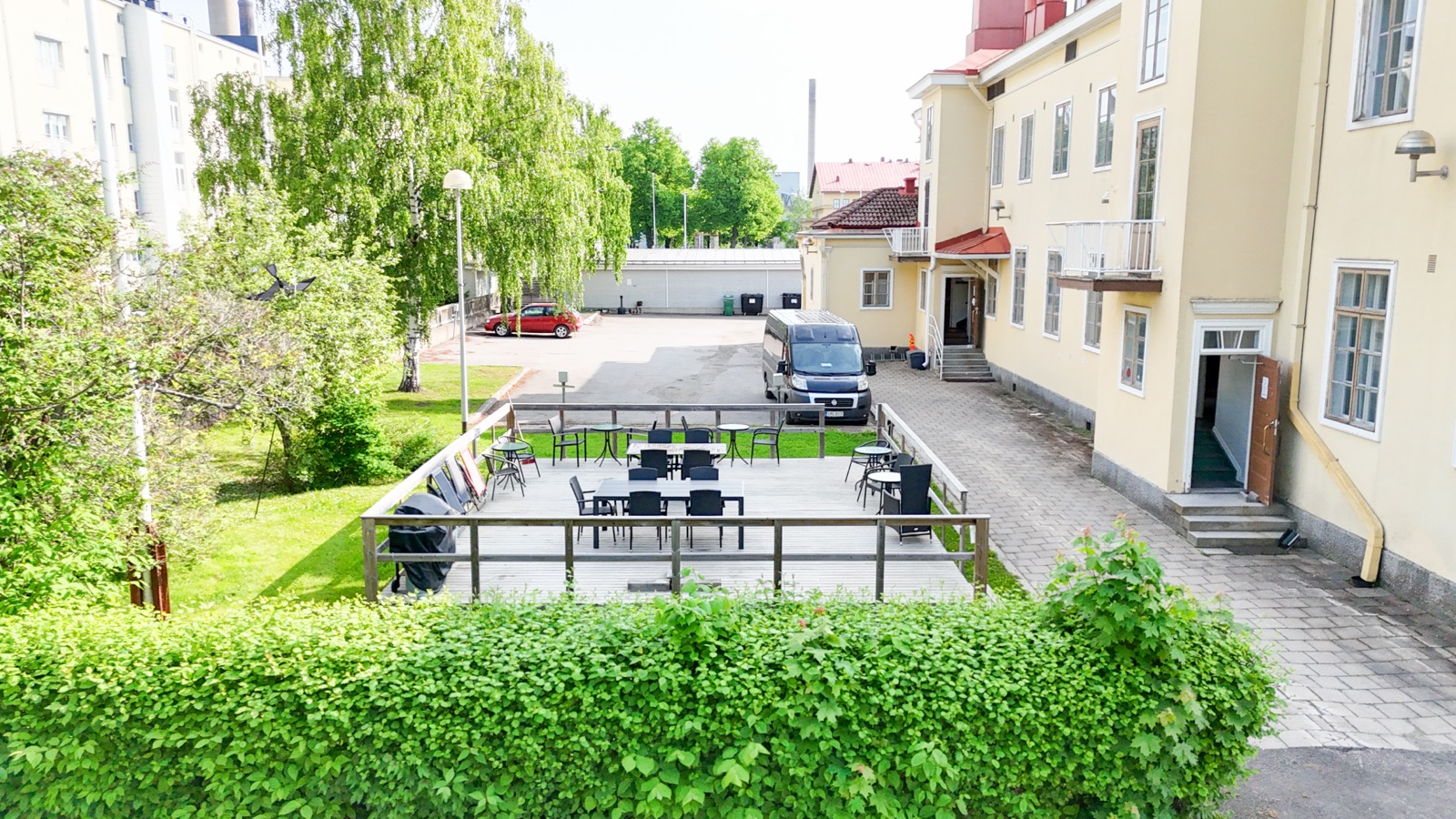 Majoitus Varkaus ilmaisella parkkipaikalla ja terassilla yrityksille